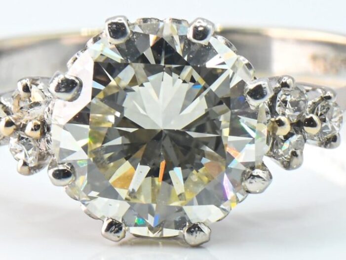 2.5ct 18ct Diamond Ring